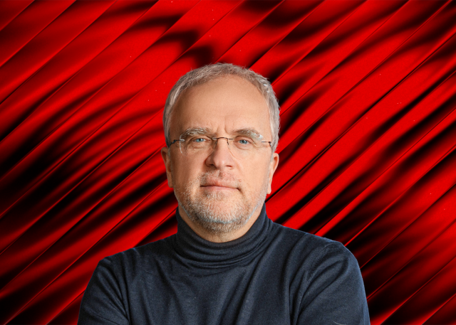 Олександр Комаров